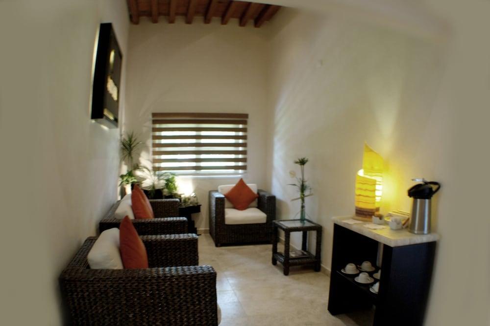 Hotel Hacienda Jurica By Brisas Querétaro Exterior foto A room at the hotel
