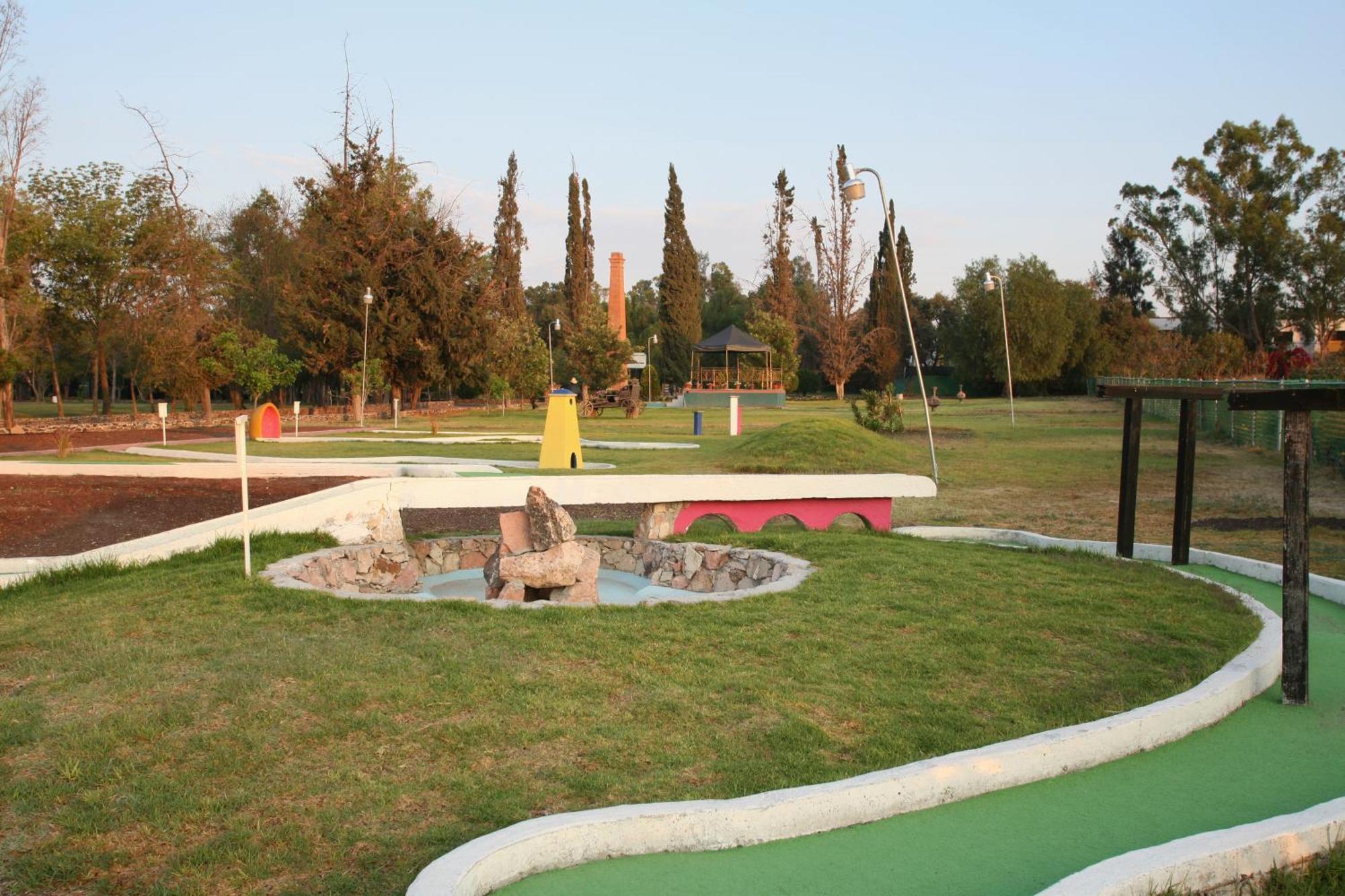 Hotel Hacienda Jurica By Brisas Querétaro Exterior foto Mini golf in Argentina